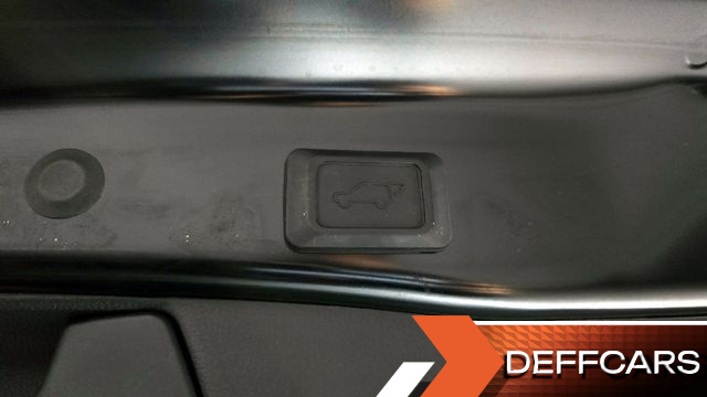 Toyota RAV4 2.5 2WD Hybrid XLE купить на сайте DeffCars
