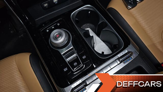 Kia CARNIVAL Gasoline 9-Seater Signature купить на сайте DeffCars