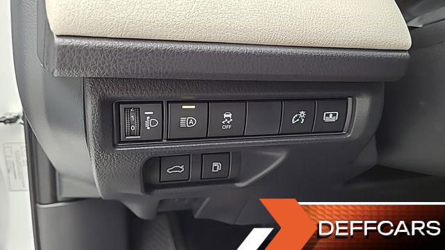 Toyota CAMRY 2.5 XLE Hybrid купить на сайте DeffCars