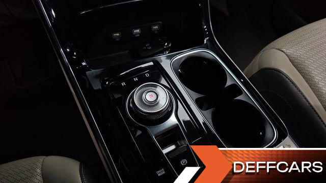 Kia CARNIVAL 9-Seater Signature купить на сайте DeffCars