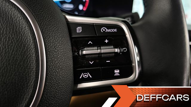 Kia CARNIVAL Gasoline 9-Seater Signature купить на сайте DeffCars