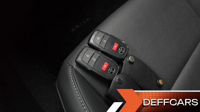 Toyota PRIUS 2.0 XLE купить на сайте DeffCars