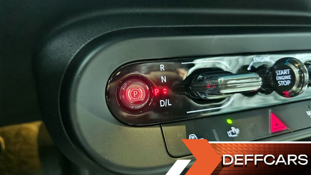 Mini COOPER 5 Door Favoured купить на сайте DeffCars