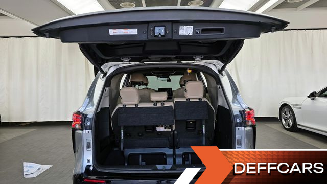 Toyota SIENNA 2.5 Hybrid 2WD купить на сайте DeffCars
