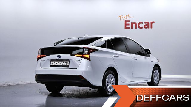 Toyota PRIUS 1.8 купить на сайте DeffCars