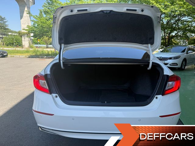 Honda ACCORD 2.0 Hybrid Touring купить на сайте DeffCars