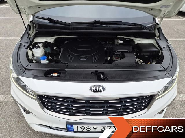 Kia CARNIVAL Gasoline 9-Seater Noblesse Special купить на сайте DeffCars