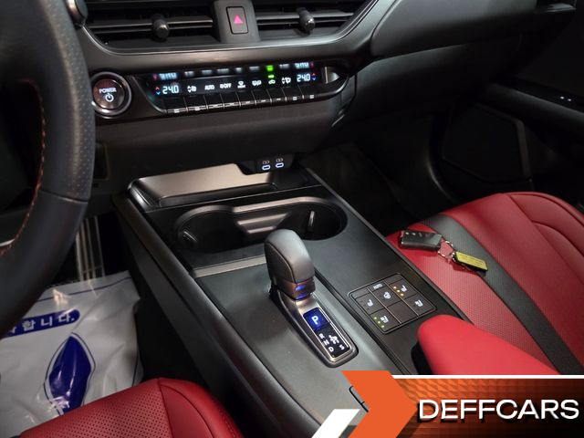 Lexus UX 2.0 F-Sport 2WD купить на сайте DeffCars