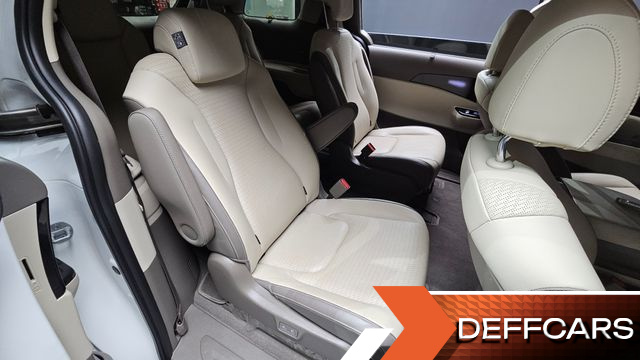 Kia CARNIVAL Gasoline 9-Seater Signature купить на сайте DeffCars