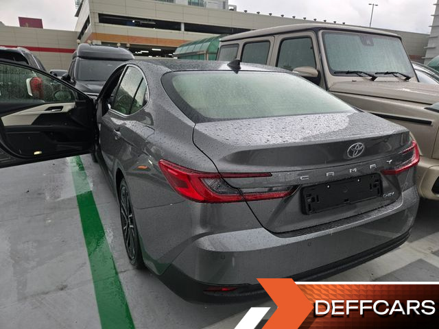 Toyota CAMRY 2.5 XLE Premium Hybrid купить на сайте DeffCars