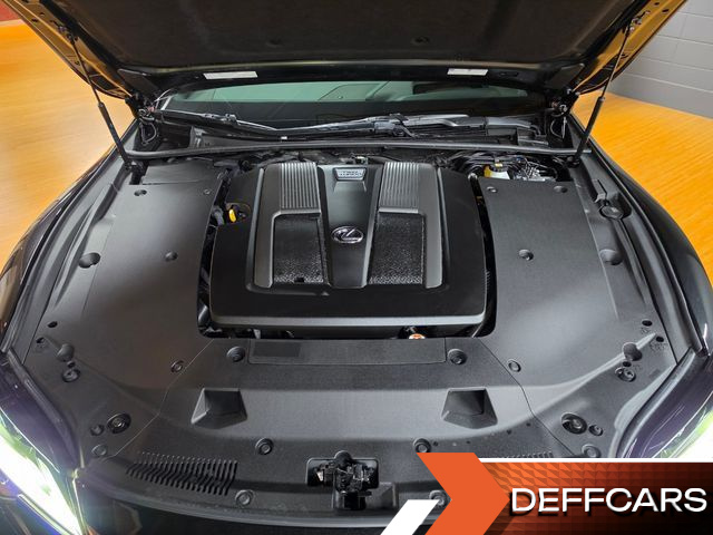 Lexus LS 3.5 Luxury AWD купить на сайте DeffCars