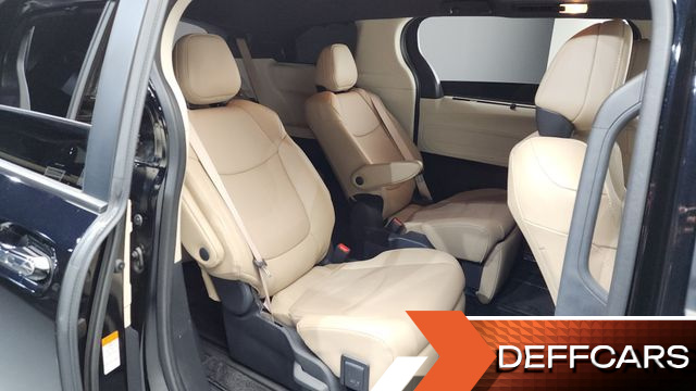 Toyota SIENNA 2.5 Hybrid AWD купить на сайте DeffCars