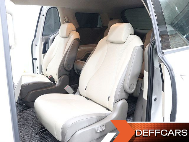 Kia CARNIVAL Gasoline 9-Seater Signature купить на сайте DeffCars