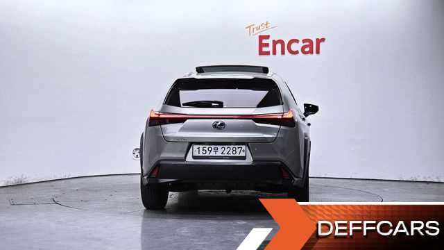 Lexus UX 2.0 2WD купить на сайте DeffCars