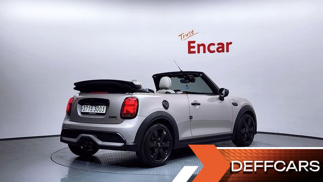 Mini COOPER CONVERTIBLE Classic Launch Pack Third Generation купить на сайте DeffCars