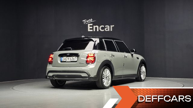 Mini COOPER 5-Door Classic Plus 3rd купить на сайте DeffCars