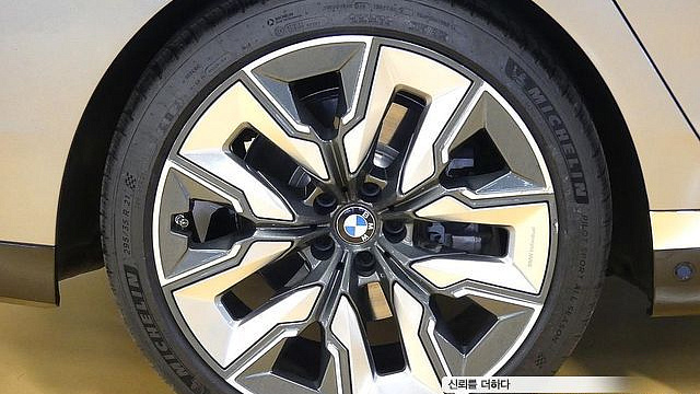 BMW 7-SERIES 740i xDrive M Sport купить на сайте DeffCars