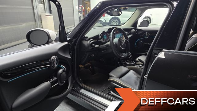 Mini COOPER 5-Door Classic Plus 3rd купить на сайте DeffCars