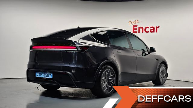 Tesla MODEL Y L Long Range AWD купить на сайте DeffCars