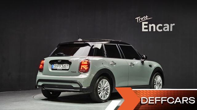 Mini COOPER 5-Door Classic Plus 3rd купить на сайте DeffCars