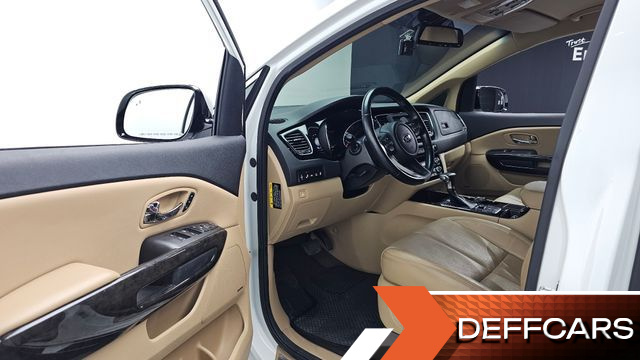 Kia CARNIVAL 9-Seater Hi-Limousine Noblesse Special купить на сайте DeffCars