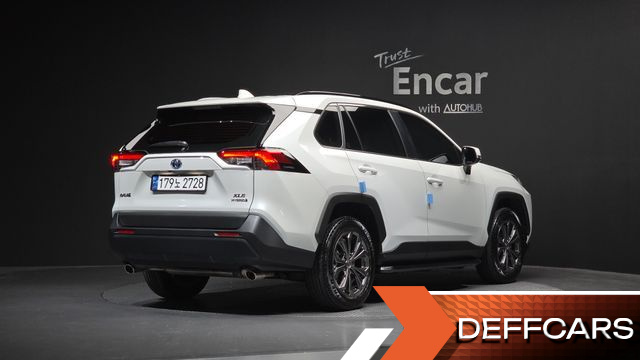 Toyota RAV4 2.5 2WD Hybrid XLE купить на сайте DeffCars