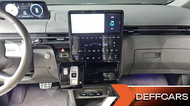 Hyundai STARIA 4WD Lounge 9-Seater Limousine купить на сайте DeffCars