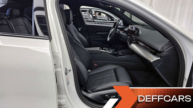 BMW 5-SERIES 520i M Sport купить на сайте DeffCars