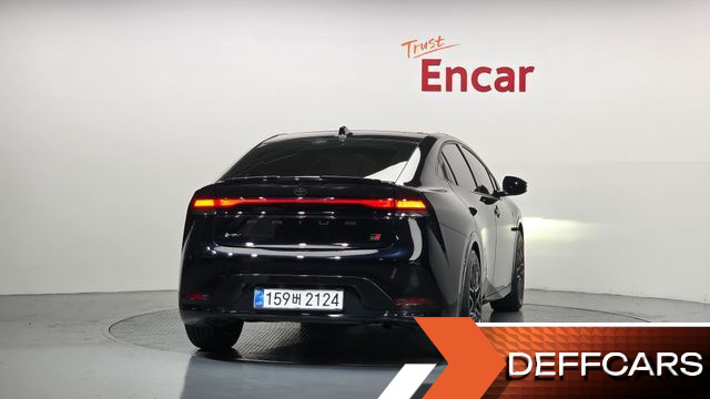 Toyota PRIUS 2.0 XLE купить на сайте DeffCars