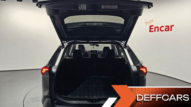 Toyota RAV4 2,5 4WD Hybrid LTD купить на сайте DeffCars