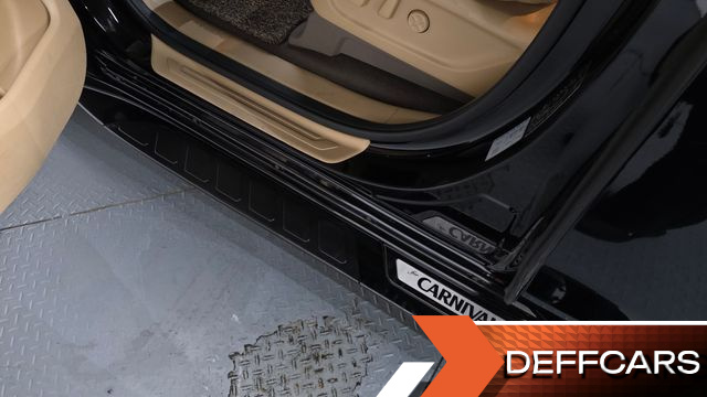 Kia CARNIVAL Gasoline 7-Seater Limousine President купить на сайте DeffCars