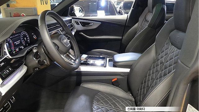 Audi Q8 55 TFSI Quattro Premium купить на сайте DeffCars