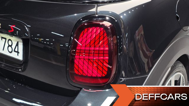 Mini COOPER CONVERTIBLE Favoured купить на сайте DeffCars