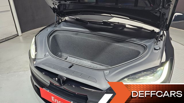 Tesla MODEL X Plaid купить на сайте DeffCars