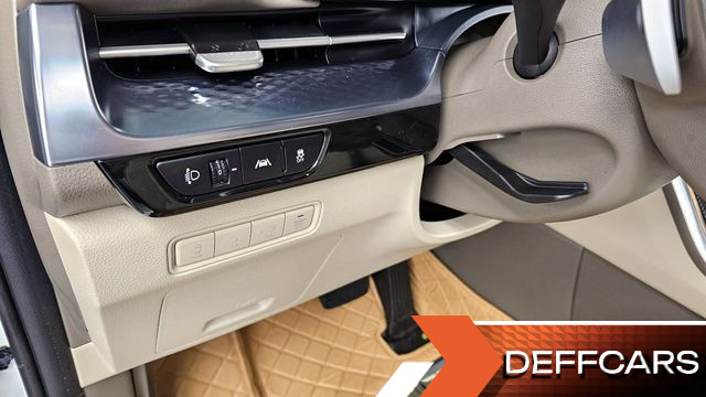 Kia CARNIVAL Gasoline 9-Seater Hi-Limousine Signature купить на сайте DeffCars
