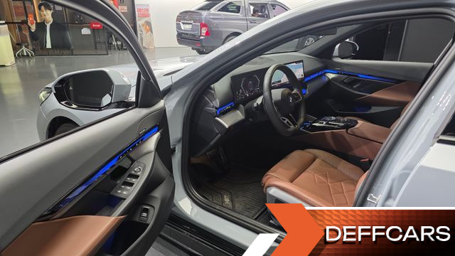 BMW 5-SERIES 530i xDrive M Sport купить на сайте DeffCars