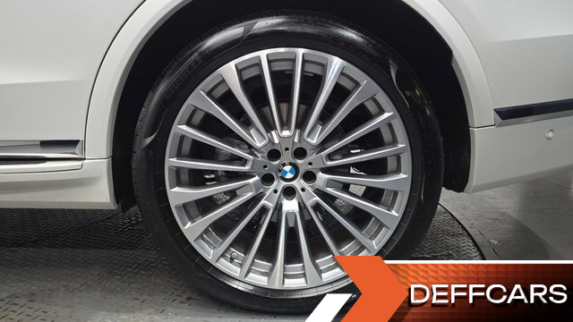 BMW X7 xDrive 40i Design Pure Excellence 6-Seater купить на сайте DeffCars