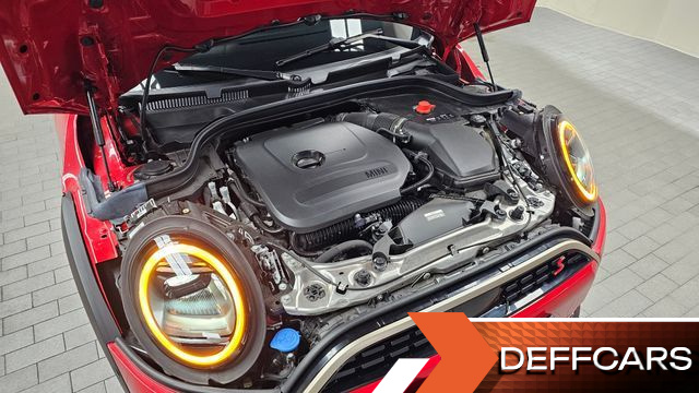 Mini COOPER 5 Door Favoured купить на сайте DeffCars