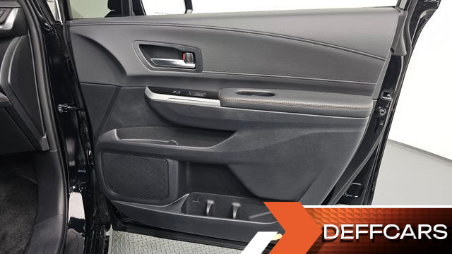 Toyota SIENNA 2.5 Hybrid 2WD купить на сайте DeffCars