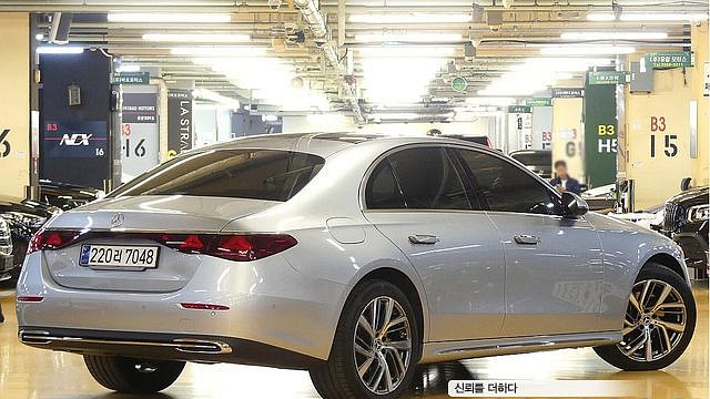 Mercedes E-CLASS E220d 4MATIC Exclusive купить на сайте DeffCars