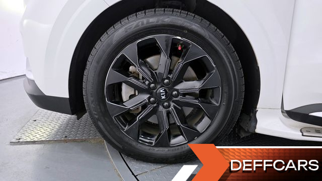 Kia CARNIVAL Gasoline 9-Seater Signature купить на сайте DeffCars