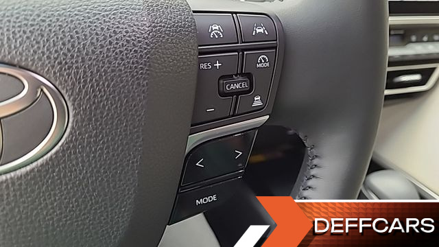 Toyota CAMRY 2.5 XLE Hybrid купить на сайте DeffCars