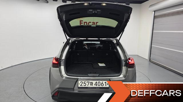 Lexus UX 2.0 2WD купить на сайте DeffCars