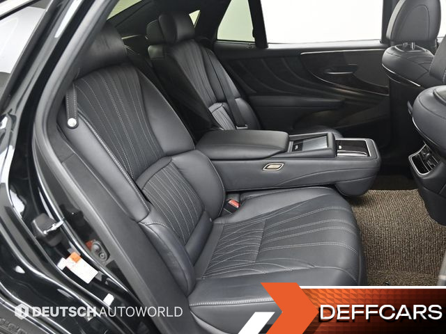 Lexus LS 3.5 Luxury AWD купить на сайте DeffCars