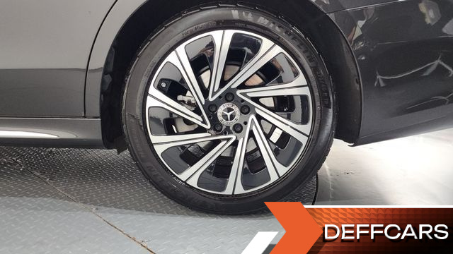 Mercedes E-CLASS E300 4MATIC Exclusive купить на сайте DeffCars