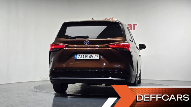 Toyota SIENNA 2.5 Hybrid 2WD купить на сайте DeffCars