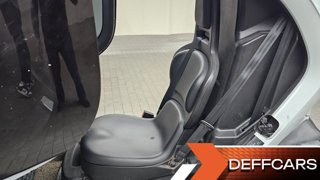 Renault-KoreaSamsung TWIZY Cargo(1-seater+Trunk) купить на сайте DeffCars