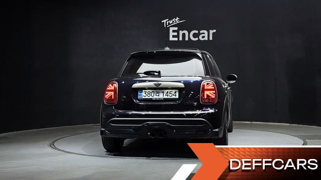 Mini COOPER 5Door Resolute Edition 3rd Gen купить на сайте DeffCars