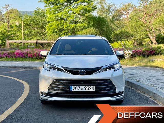 Toyota SIENNA 2.5 Hybrid 2WD купить на сайте DeffCars