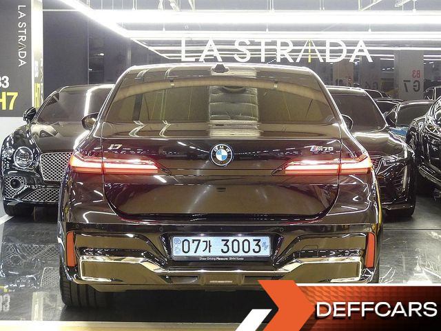 BMW I7 M70 xDrive M Performance купить на сайте DeffCars